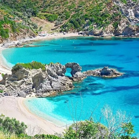 Puerto Seaside Hotel apartamentowy Akhladherí