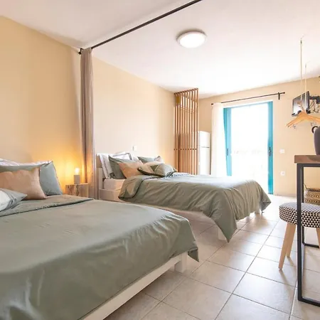 Puerto Seaside Hotel apartamentowy Akhladherí